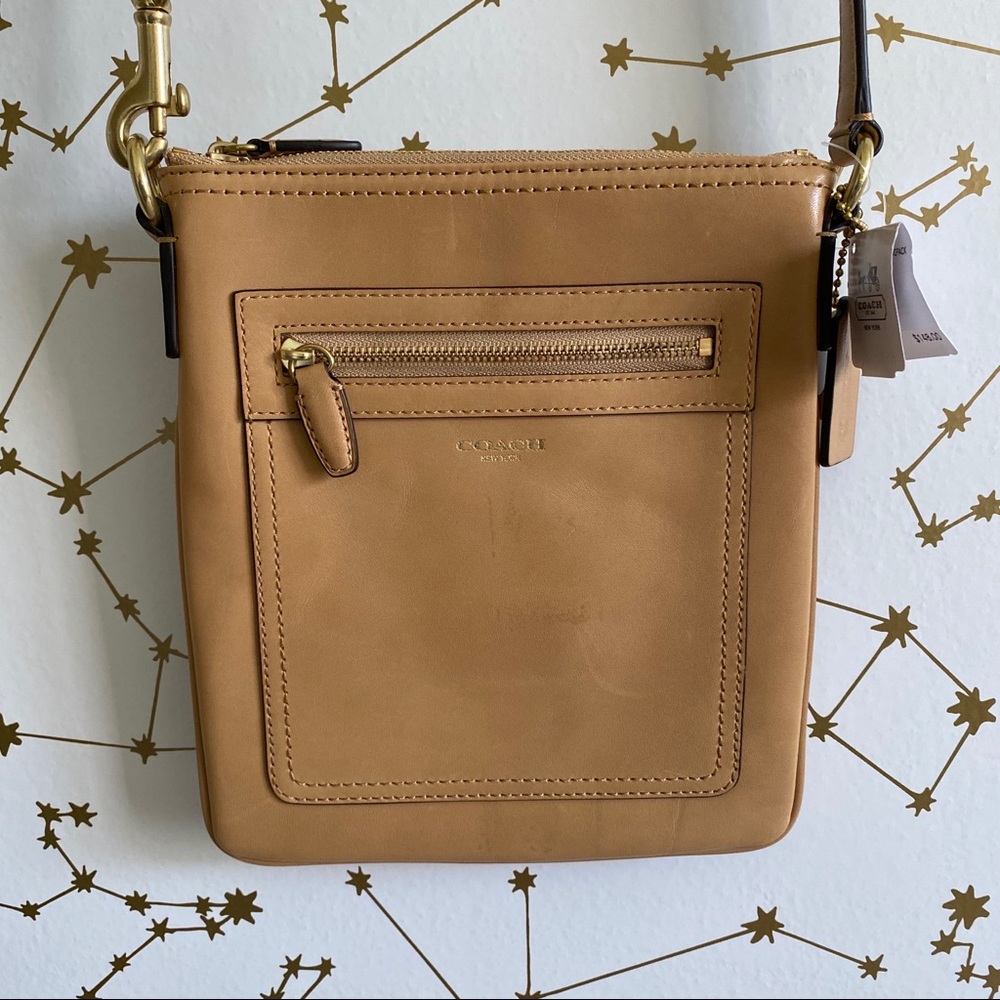 ⭐️Brand New⭐️ COACH cross body in tan leather!